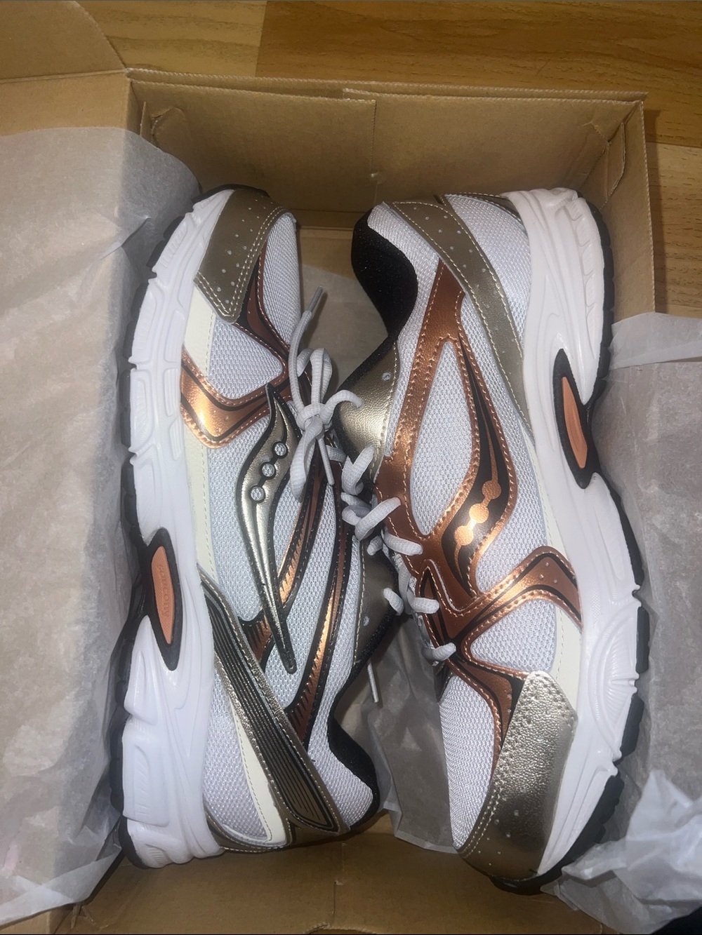 Saucony Mens White Copper Silver Mesh Running Sneakers Size 11